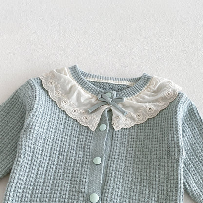 2026 Autumn Girls' Outfit: Lace-Trimmed Color-Block Knit Cardigan with Bow and Matching Tight Two-Piece Set